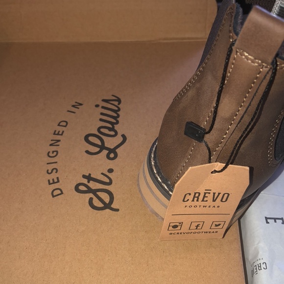 Boys boots (style like Dad) - Picture 3 of 5